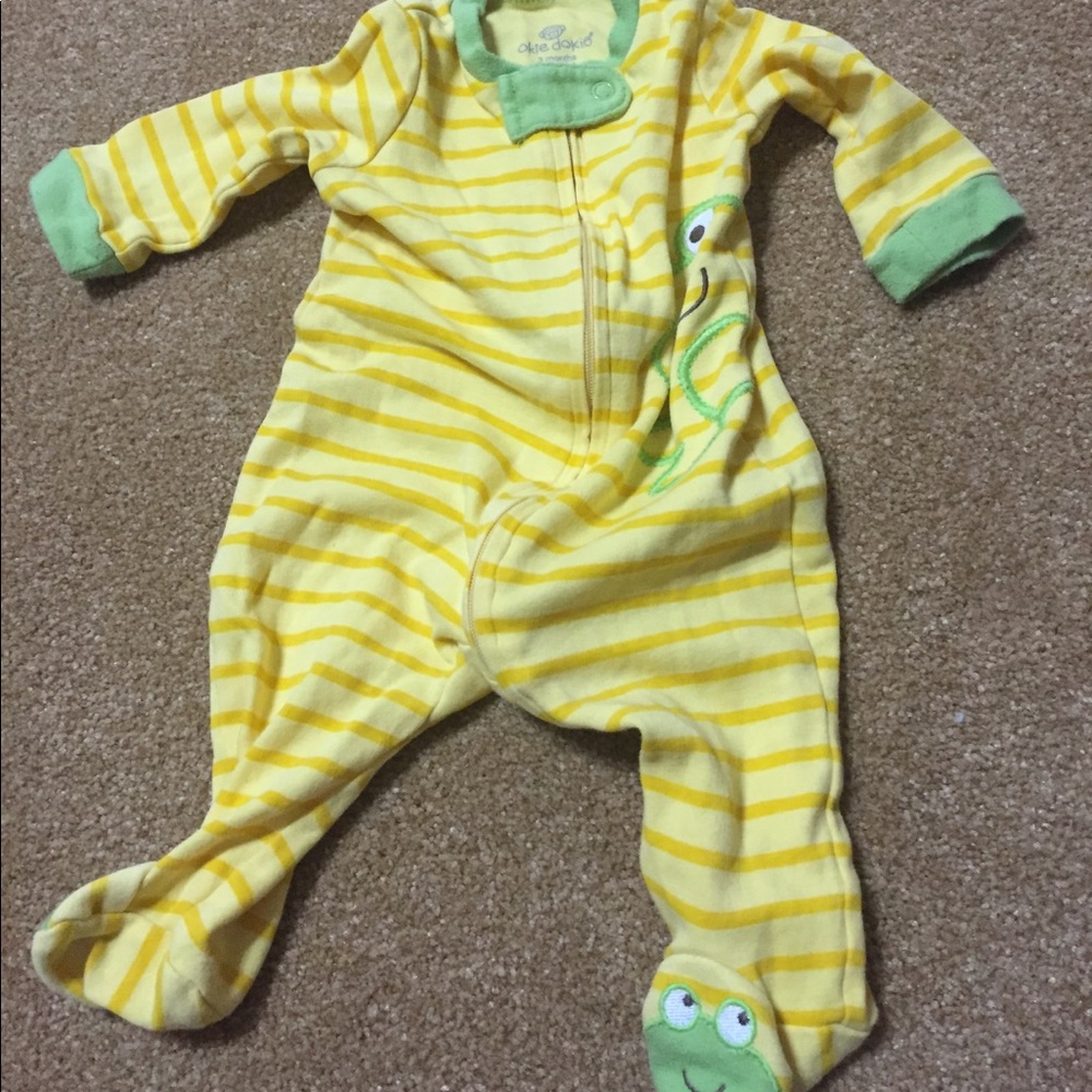 Onesie footed outfit with frogs